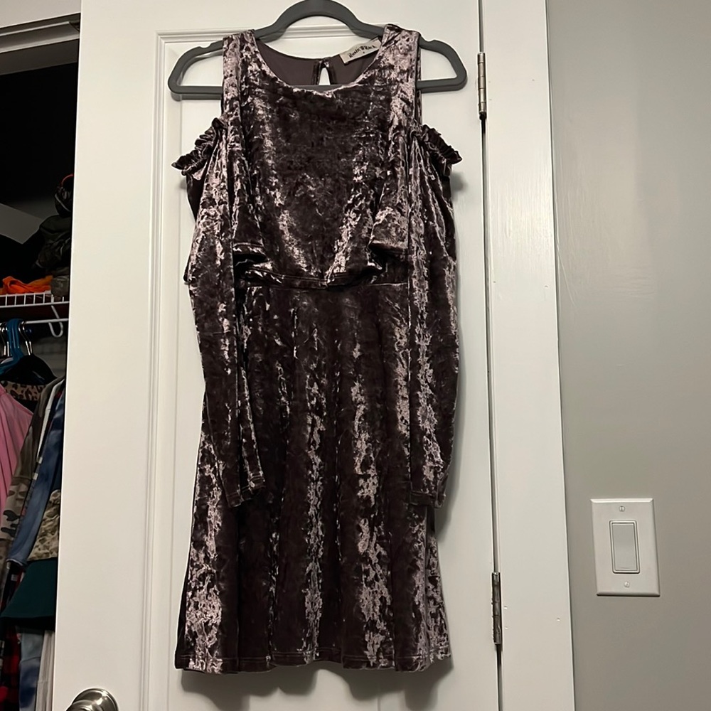 Rustic Rack cold shoulder long sleeve crushed velvet dress size small